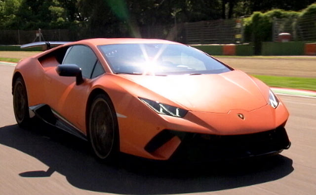 Lamborghini Huracan Performante and Volvo V90 Cross Country