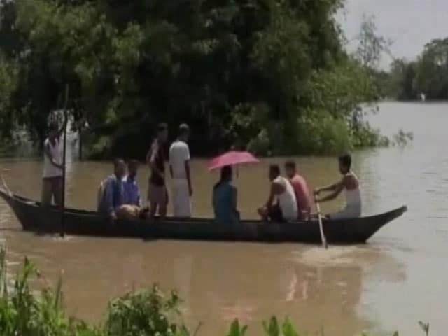 Videos : बाढ़ से बेहाल असम, अब तक 53 लोगों की मौत
