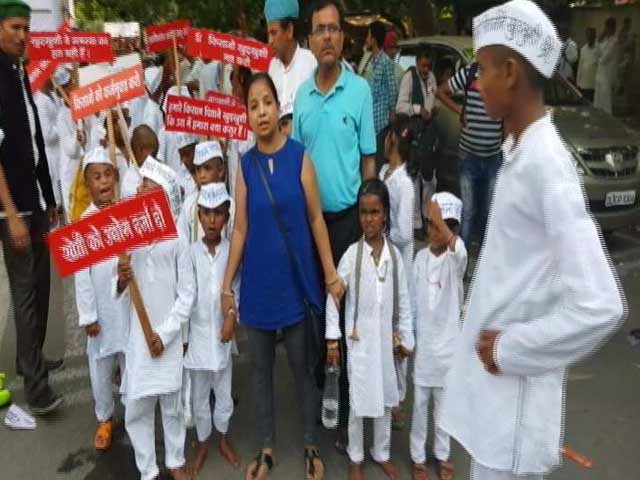 प्राइम टाइम इंट्रो : किसानों की समस्याओं का हल क्या?