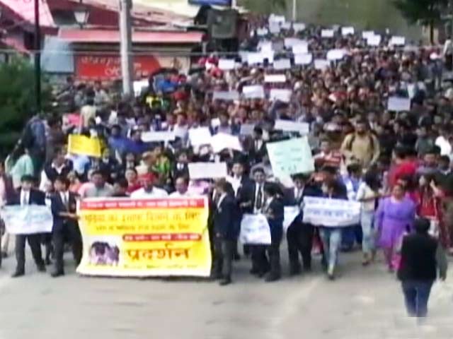 शिमला में नाबालिग से रेप, हत्या के विरोध में प्रदर्शन