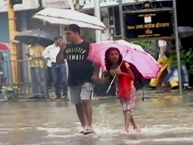 मुंबई में अगले 24 घंटे भारी बारिश के आसार