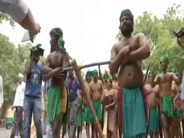 Video : Tamil Nadu Lawmakers Get 100% Hike As State's Farmers Protest In Delhi
