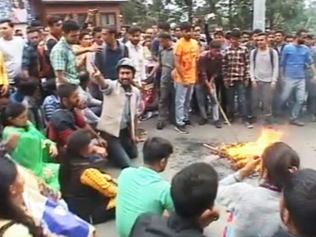 रेप और मर्डर के बाद शिमला में थम नहीं रहा प्रदर्शन