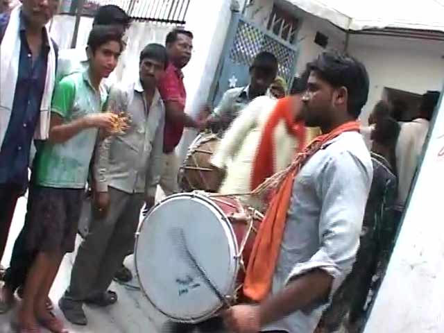 Video: In Ram Nath Kovind's Hometown, DJ, Dance And Promise Of Free Golgappas