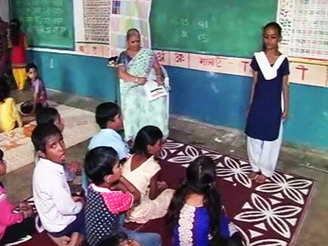 प्राइम टाइम : स्‍कूलों में खाली हैं शिक्षकों के पद, क्‍यों नहीं हैं हर विषय के शिक्षक?