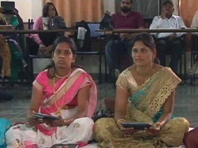 कैशलेस बनो इंडिया : डिजिटल साक्षरता महिलाओं के लिए जरूरी