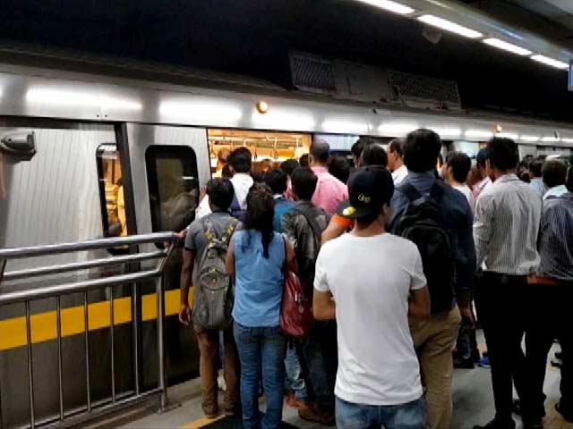 सोमवार को थम सकते हैं दिल्ली मेट्रो के पहिए