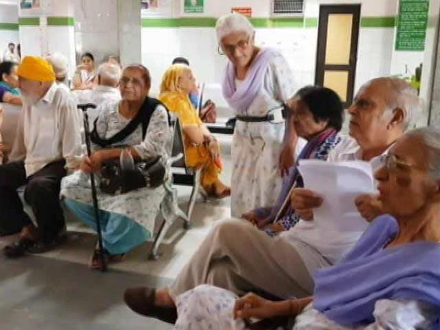 Video : Overcrowded, Understaffed: Only 100 Of 250 Beds Functional In This West Delhi Hospital