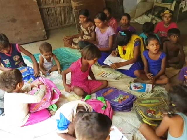 आधार कार्ड के बिना दिल्ली के स्कूलों में नहीं हो रहा दाखिला