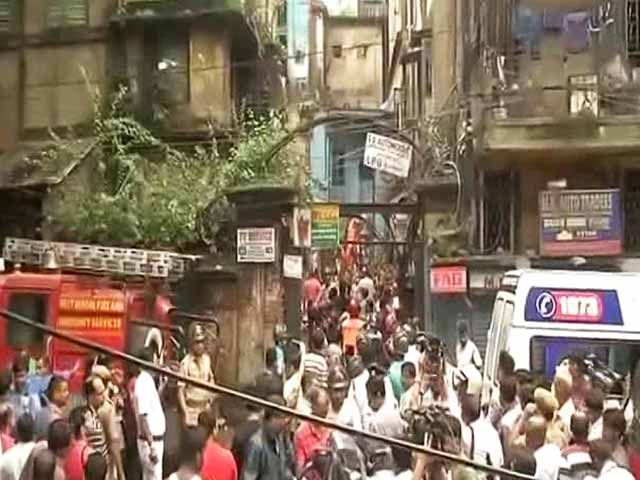 Old Building Collapses In Kolkata, People Feared Trapped