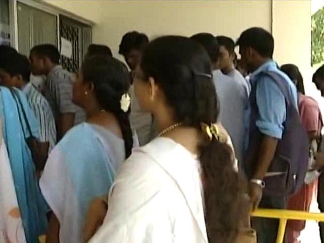 Video : Tamil Nadu Medical Students Left Hanging As State Seeks NEET Exemption