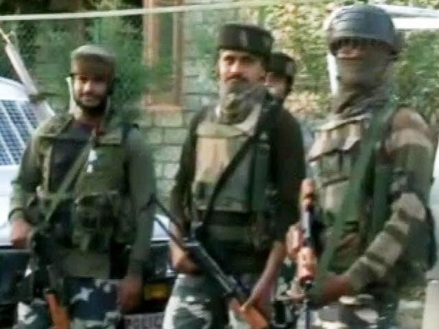 Video : जम्मू-कश्मीर के सोपोर में तीन आतंकी ढेर