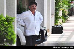 300 Crores 'Undisclosed Income' Found In Raid On DK Shivakumar: Sources 300 Crores 'Undisclosed Income' Found In Raid On DK Shivakumar: Sources