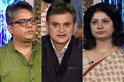 मुकाबला: क्या इंटरनेट बच्चों की जिंदगी से खेल रहा है? मुकाबला: क्या इंटरनेट बच्चों की जिंदगी से खेल रहा है?