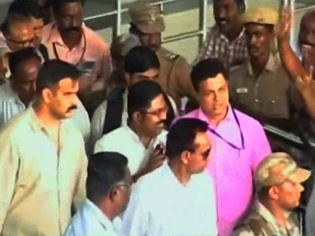 TTV Dinakaran Puts Off Showdown With AIADMK Leaders, To Go On State Tour