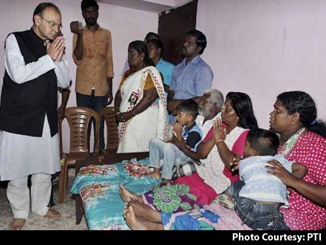 Video : Arun Jaitley Visits Killed RSS Man's Family, Left Workers Have A Request