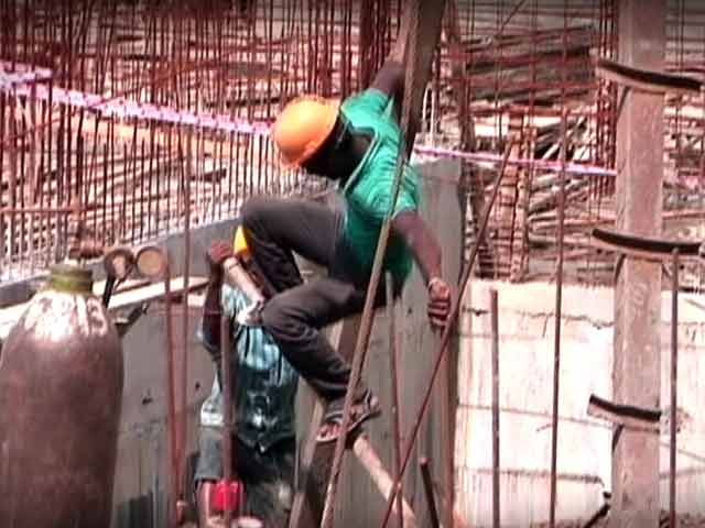 Video : Hidden Cameras Record A Dark Reality Of India's Construction Sites