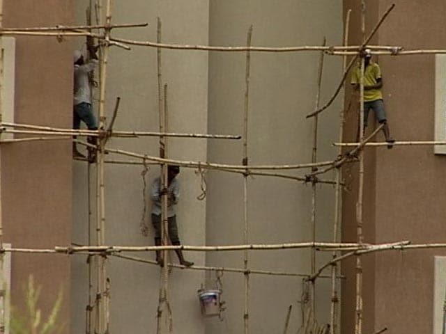 Video : निर्माण उद्योग में सुरक्षा मानकों की अनदेखी से हो रही हैं मौतें