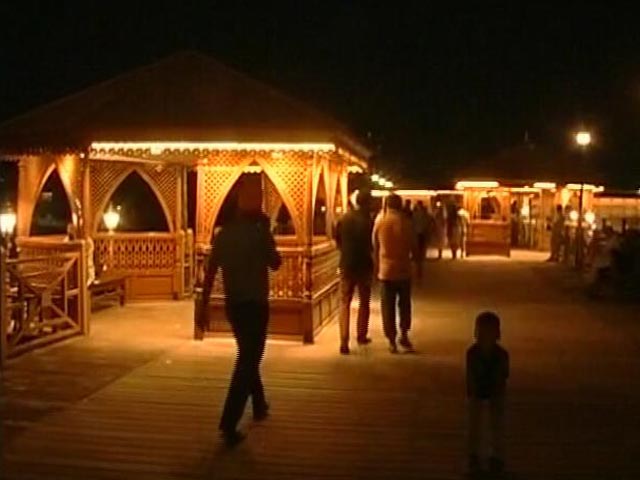 चिनार के पेड़ों में आई चमक : श्रीनगर भी बना स्मार्टसिटी...