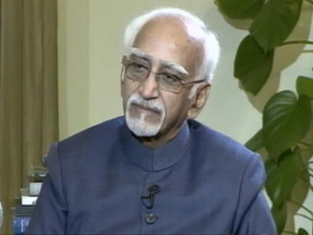 इंडिया 8 बजे: देश में अल्पसंख्यकों में असहजता की भावना है- हामिद अंसारी