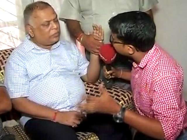 बक्सर के DM मुकेश पांडे ने ट्रेन से कटकर दी जान, परिजनों ने बयां किया दर्द