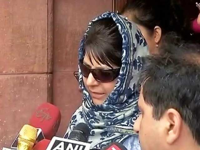 जम्मू-कश्मीर में अनुच्छेद 35-ए पर गरमाई सियासत