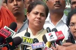 अनुवाद पर अटकी अयोध्या की सुनवाई, अंग्रेजी में तैयार होंगे दस्तावेज अनुवाद पर अटकी अयोध्या की सुनवाई, अंग्रेजी में तैयार होंगे दस्तावेज