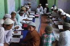 बड़ी ख़बर : उत्तर प्रदेश के मदरसों की देशभक्ति का टेस्ट बड़ी ख़बर : उत्तर प्रदेश के मदरसों की देशभक्ति का टेस्ट