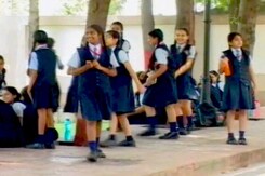 'ब्लू व्हेल' का शिकार होते-होते बचा एक बच्चा 'ब्लू व्हेल' का शिकार होते-होते बचा एक बच्चा