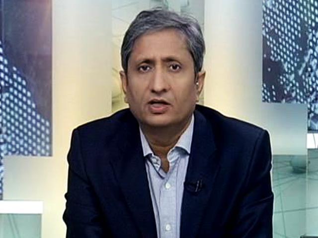 प्राइम टाइम इंट्रो: आखिर किसी सफाईकर्मी को गटर में उतरना क्यों पड़ता है?