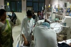 गोरखपुर अस्पताल हादसा: मंत्री केशव मौर्या बोले-वक्त दीजिए गोरखपुर अस्पताल हादसा: मंत्री केशव मौर्या बोले-वक्त दीजिए