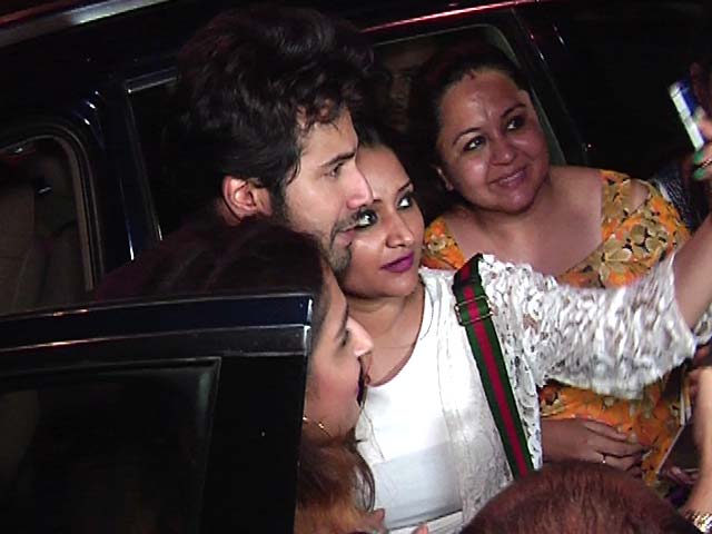 Varun Dhawan Clicks Selfies With His Fans