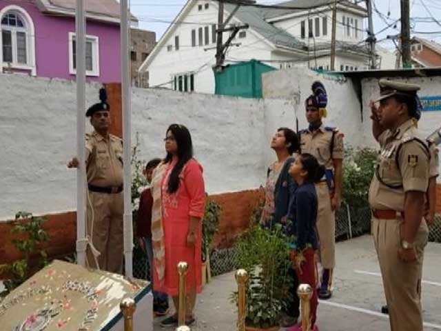 Before Laying Down Life, Husband Unfurled Flag. Today, She Took His Place