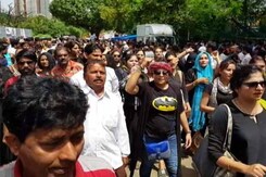 मुंबई में सिने कर्मचारियों की हड़ताल मुंबई में सिने कर्मचारियों की हड़ताल