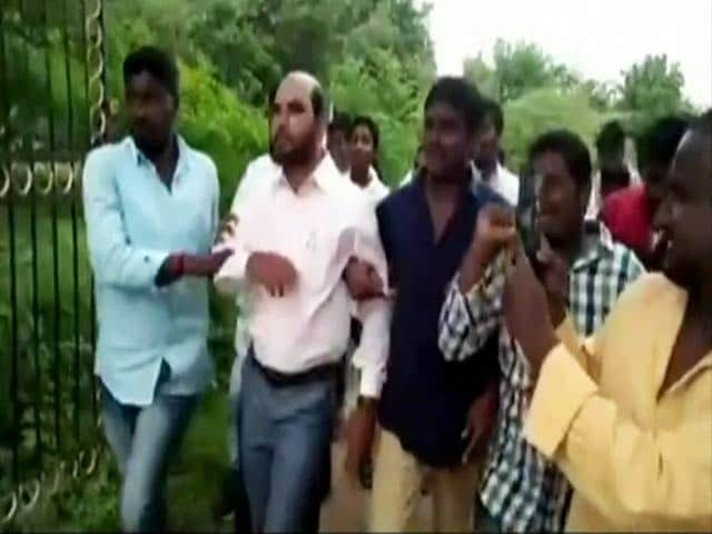 Video : Telangana Principal Faces Mob Attack For Unfurling Flag With Shoes On