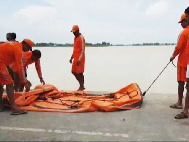 बिहार में बाढ़: टापू में तब्दील हो गया है मधुबनी का यह गांव