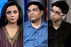 हमलोग: सोशल मीडिया से जुड़े, समाज से अलग हो गए हमलोग: सोशल मीडिया से जुड़े, समाज से अलग हो गए