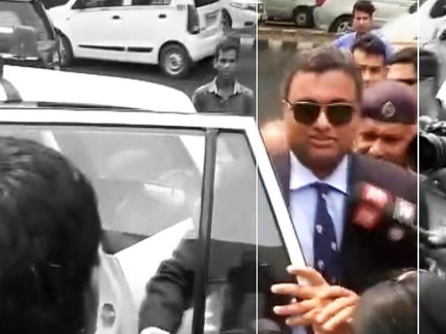 CBI के सामने पूछताछ के लिए पेश हुए पी चिदंबरम के बेटे कार्ति