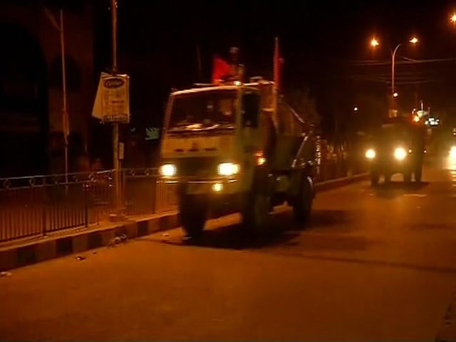 Videos : सिरसा में सेना का फ्लैग मार्च