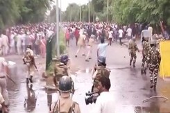 इंडिया 8 बजे: पंचकुला हिंसा में अब तक 28 की मौत इंडिया 8 बजे: पंचकुला हिंसा में अब तक 28 की मौत