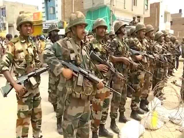 Video : Huge Presence Of Army, Riot Police Near Dera Headquarters
