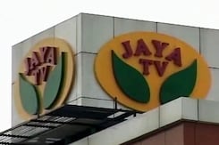 Jaya TV Office, Sasikala Aides Raided By Taxmen Across Tamil Nadu Jaya TV Office, Sasikala Aides Raided By Taxmen Across Tamil Nadu