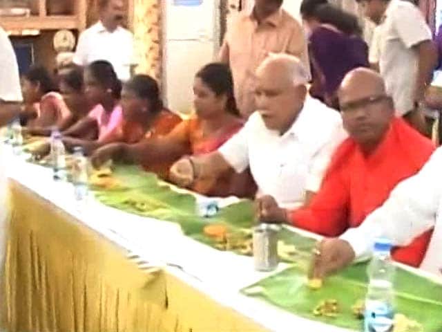 Video : As Karnataka Nears Polls, Political Parties Reach Out To Dalits