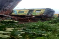 दुरंतो एक्सप्रेस हादसे से मुंबई बारिश तक हर बड़ी खबर एक मिनट में दुरंतो एक्सप्रेस हादसे से मुंबई बारिश तक हर बड़ी खबर एक मिनट में