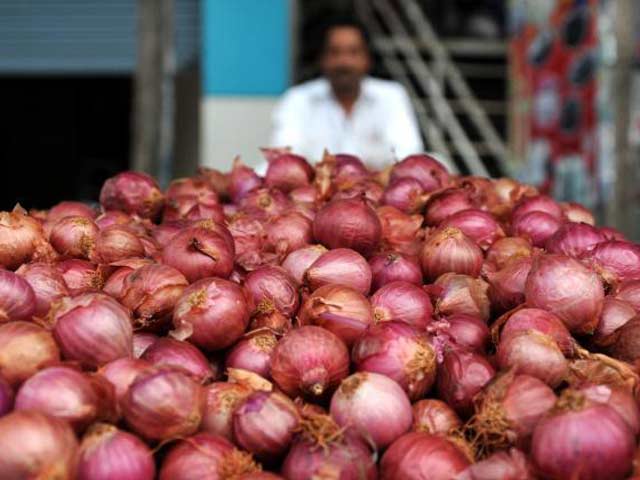 प्याज की बढ़ती क़ीमतों से परेशान सरकार