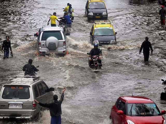 Image result for 1.	Educational Institutions in Kerala shut amid continuous rain