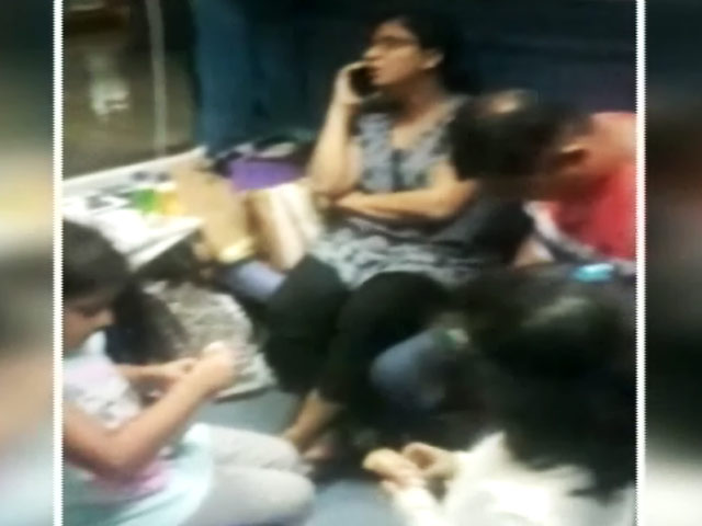 भारी बारिश के कारण समय पर नहीं खुल सकी मुंबई राजधानी