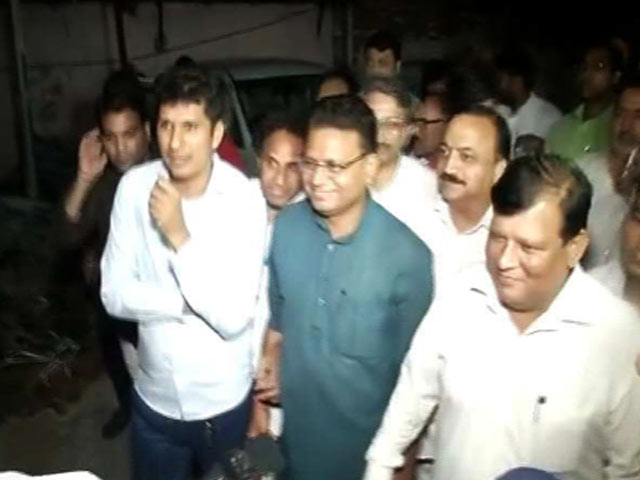 केजरीवाल और उपराज्यपाल में फिर टकराव का दौर