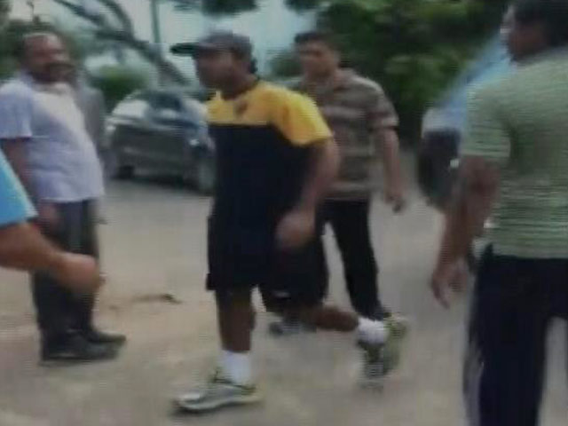 क्रिकेटर अंबाती रायडू ने की बुजुर्ग के साथ हाथापाई