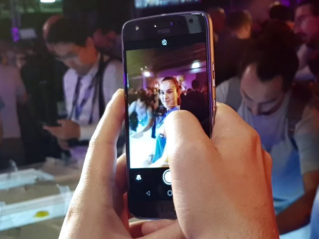 360 Daily: Moto X4 Launched, OnePlus 1000 Days Sale, and More